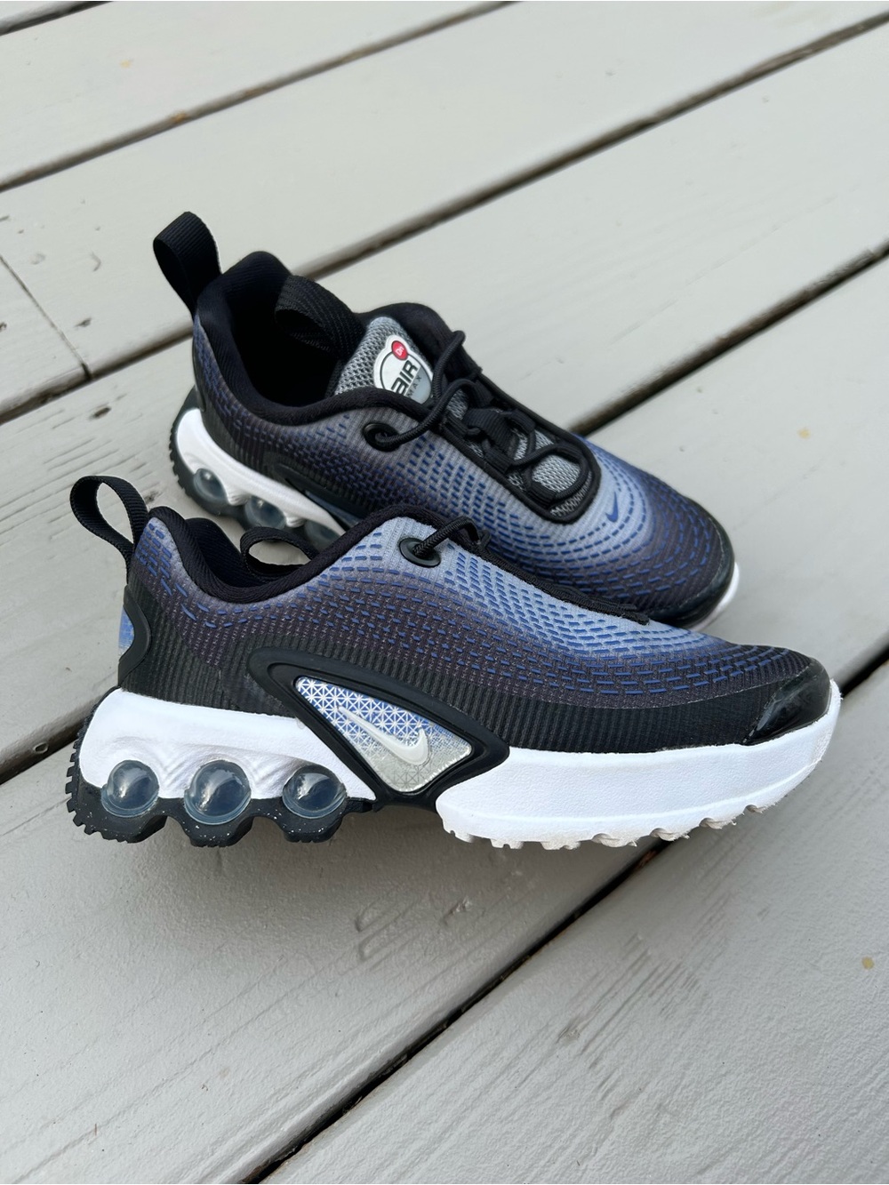Nike Air Max Dn Kids Size 11 Youth Black Blue